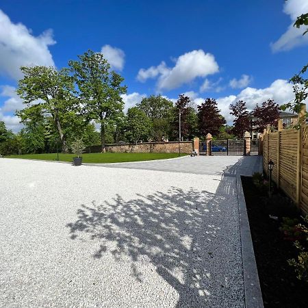 Beautiful 4-Bed Villa In Glasgow Buitenkant foto