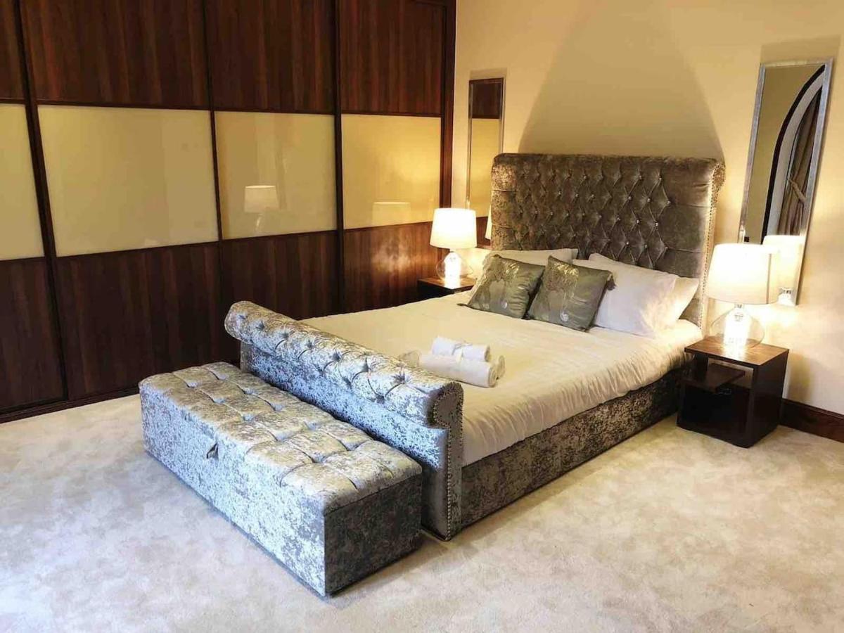 Beautiful 4-Bed Villa In Glasgow Buitenkant foto