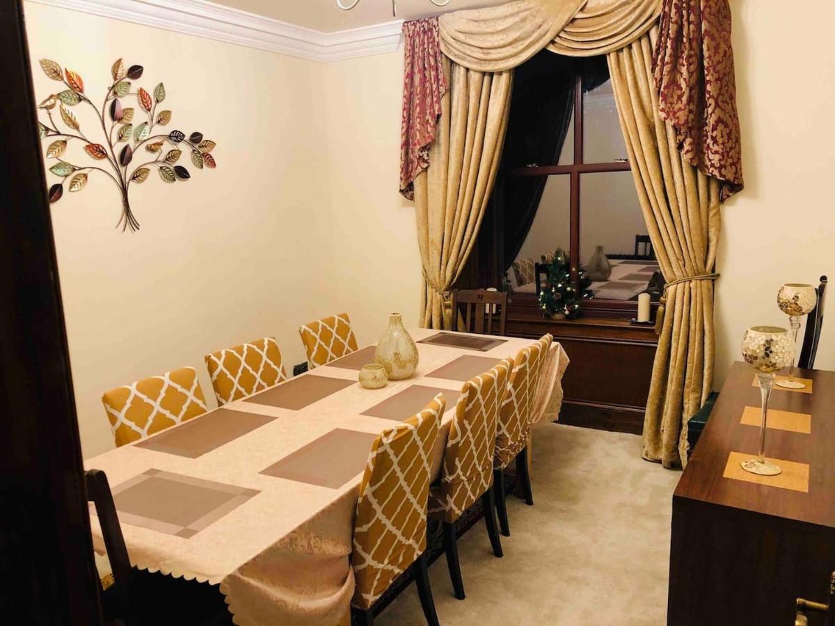 Beautiful 4-Bed Villa In Glasgow Buitenkant foto