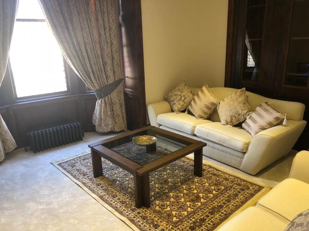 Beautiful 4-Bed Villa In Glasgow Buitenkant foto