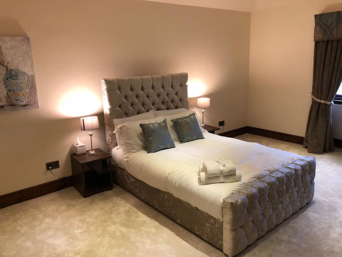 Beautiful 4-Bed Villa In Glasgow Buitenkant foto