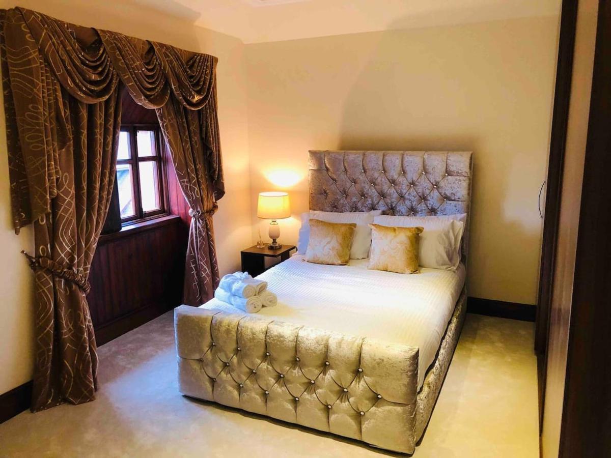 Beautiful 4-Bed Villa In Glasgow Buitenkant foto